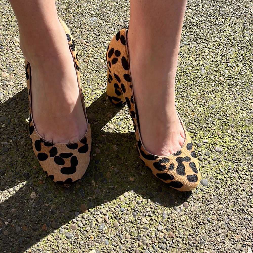 via spiga womens leopard print heels